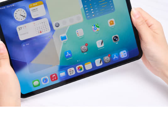 NovaPlus ナノエッチング強化ガラスフィルムを貼った iPad